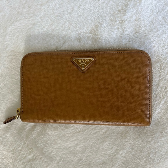 Authentic Vintage Prada Caramel Wallet - Picture 9 of 12